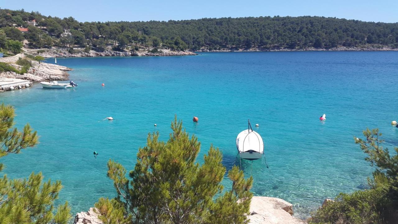 Villa Sun Garden - 4 Star Villa With Heated Swimming Pool, Quiet Bay, Bbq, 50M From The Sea Милна Екстер'єр фото